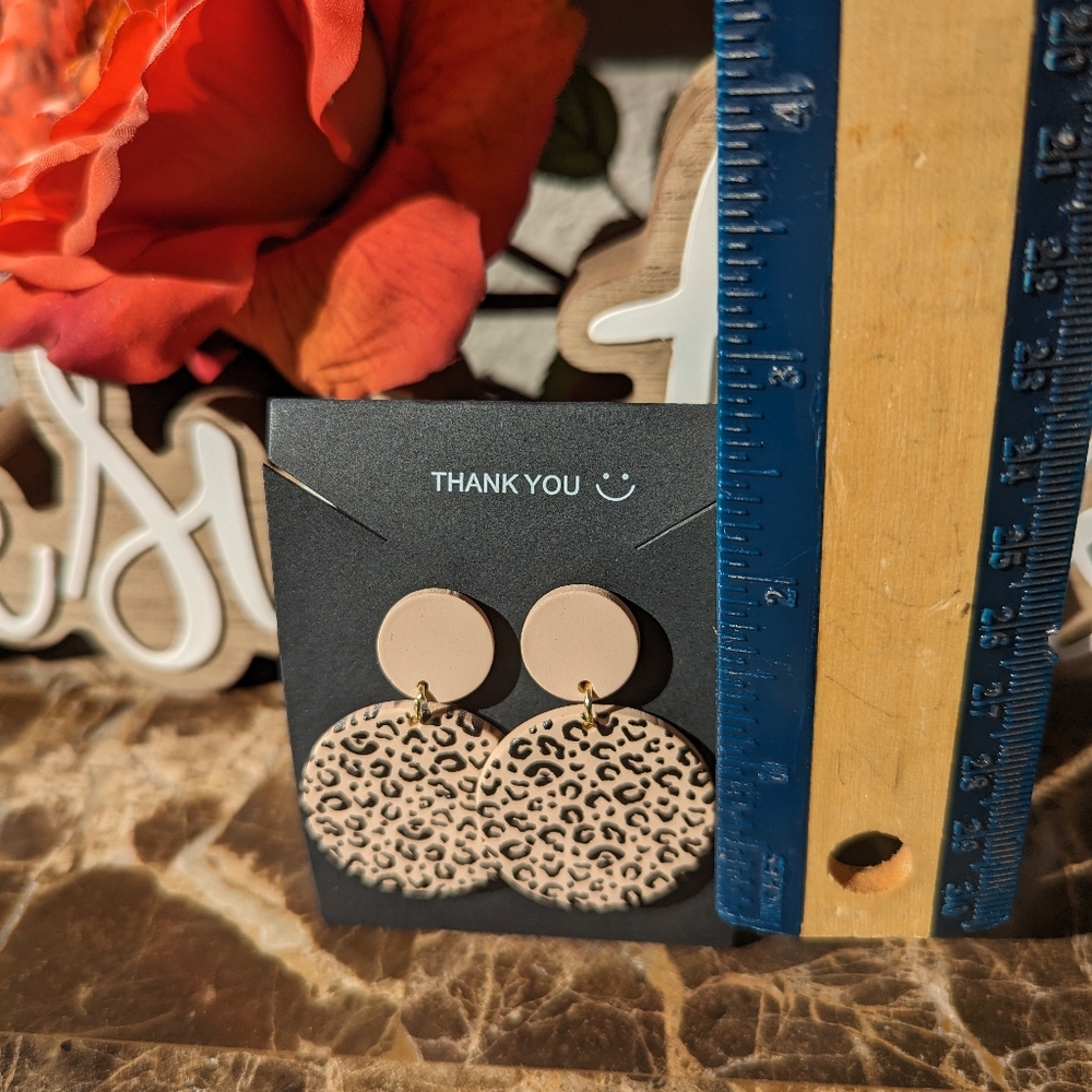Round Leopard earrings - Picture 4 of 4